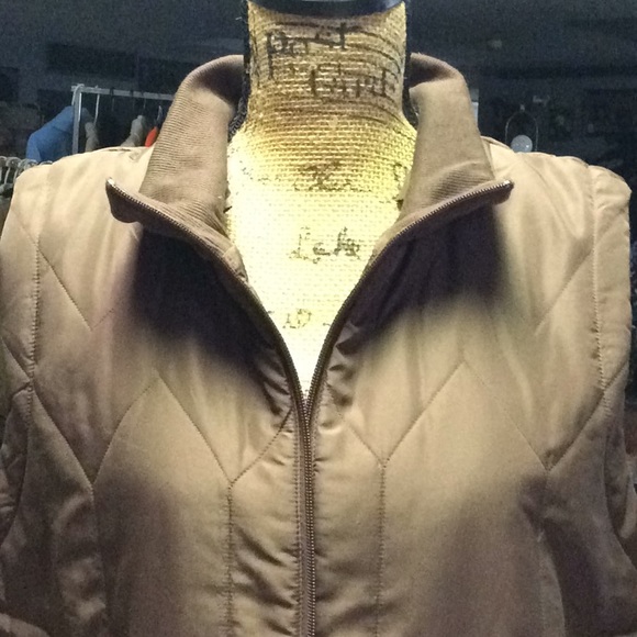 Vest - Picture 3 of 3